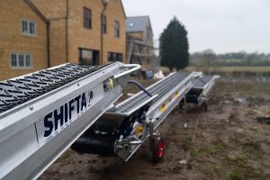 Tapis Convoyeur de Chantier : La Fin de la Corvée de Seau !